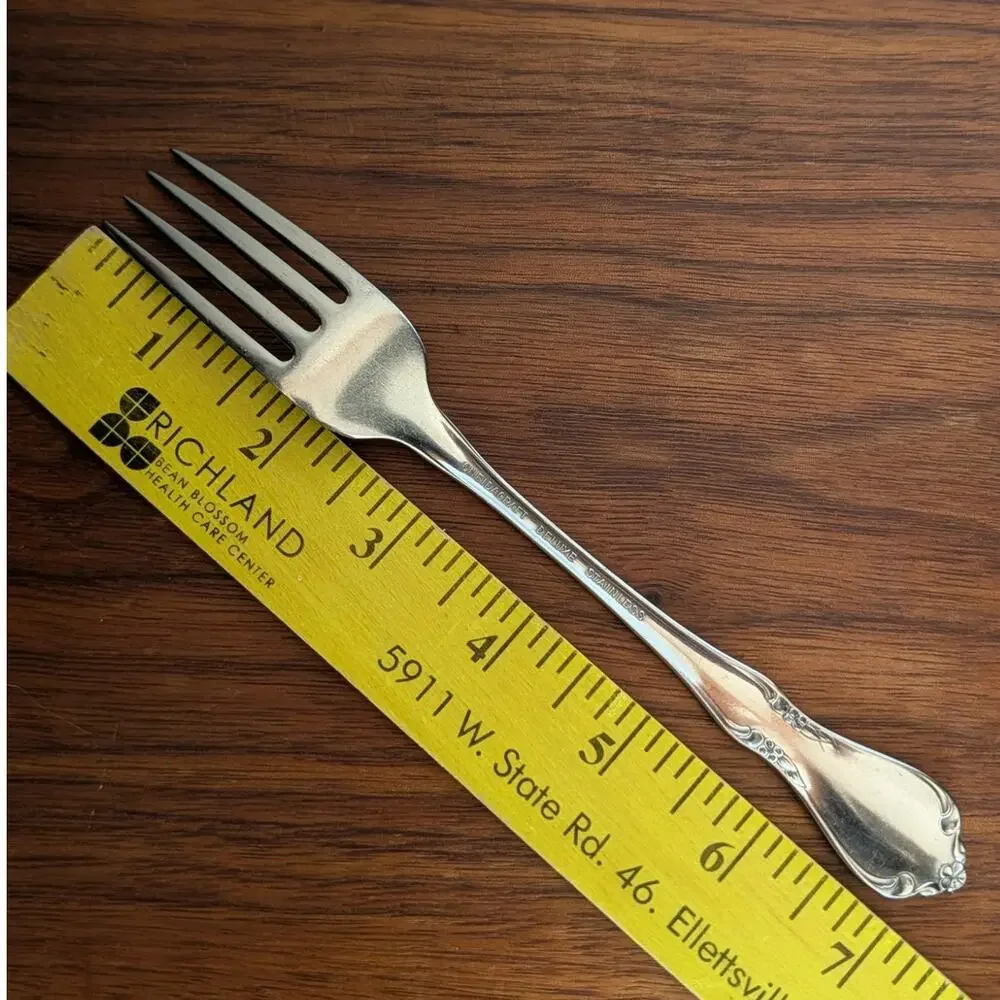 Oneidacraft DELUXE CHATEAU Stainless Glossy Flatware - 1 Dinner Fork (7 1/4